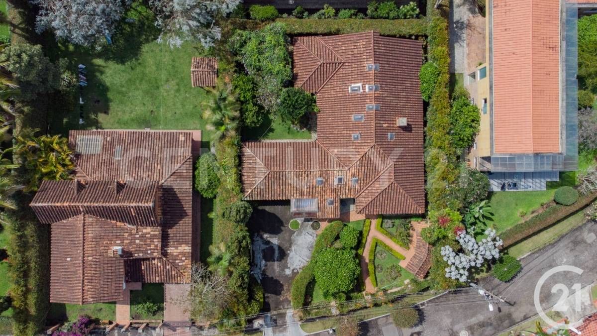 Casa en venta Antioquia Rionegro Gualanday 240 m2 Habitaciones 3 Baños 2 Garajes 3 Precio $1500000000