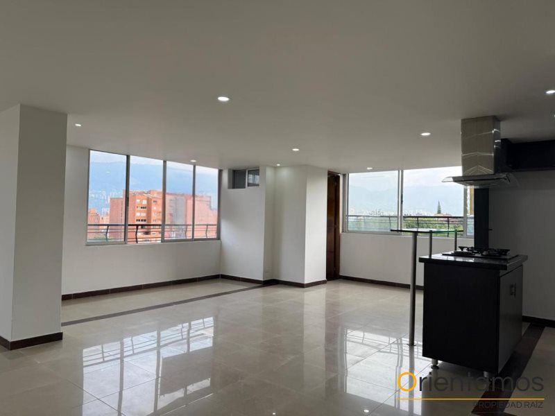 Apartamento en arriendo Antioquia Medellín La Castellana 120 m2 Habitaciones 3 Baños 3 Garajes 0 Precio $4500000