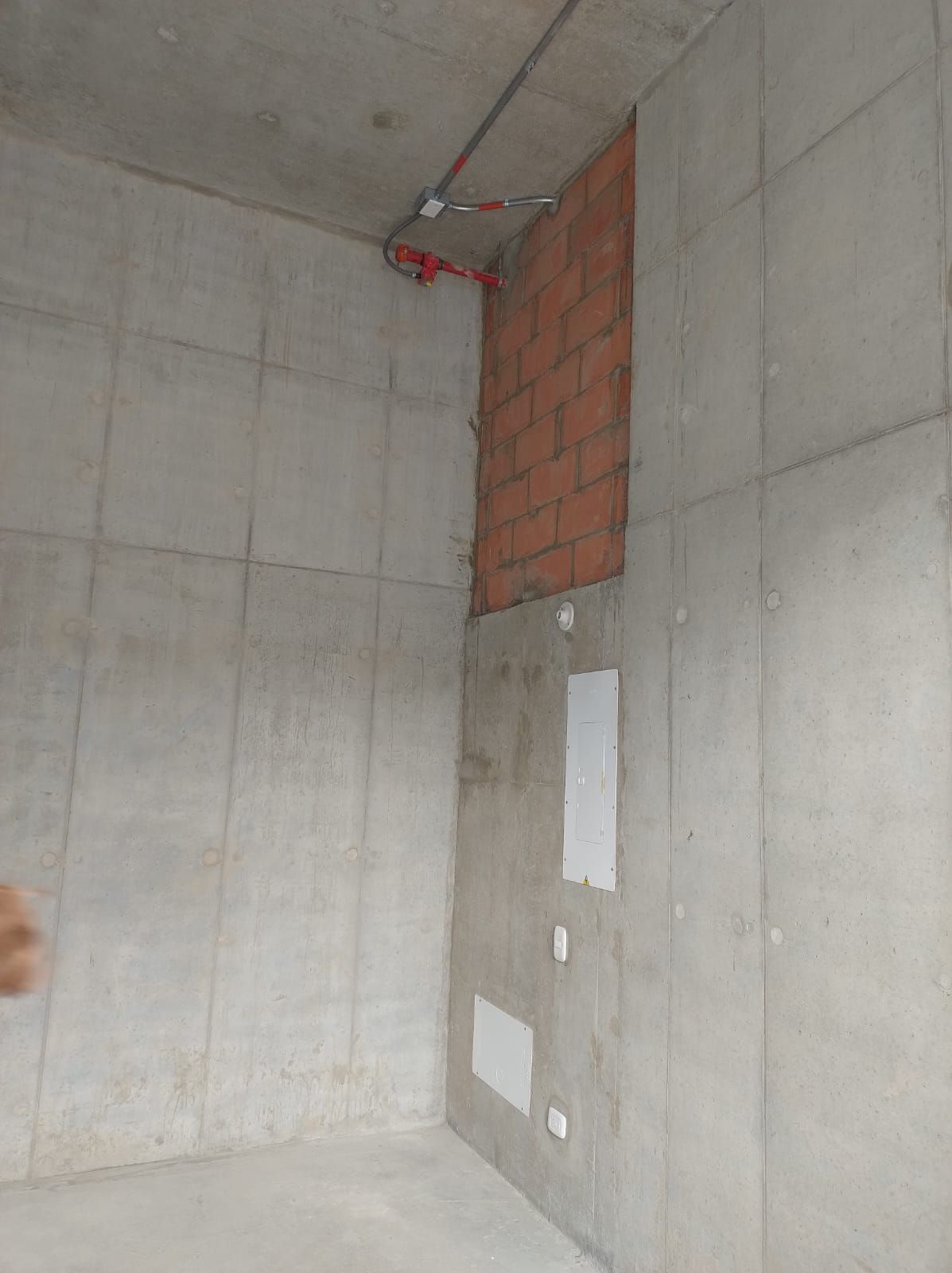 Local Comercial en arriendo Cundinamarca Bogotá Rionegro 12 m2 Habitaciones 0 Baños 0 Garajes 0 Precio $2000000