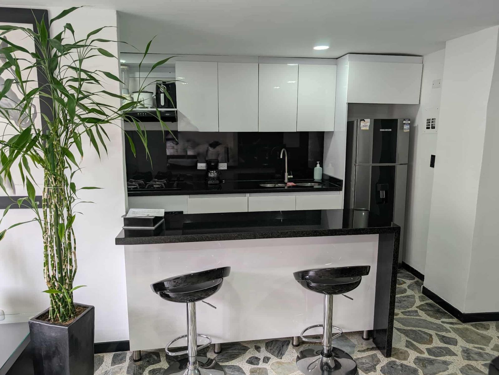 Apartamento en arriendo Risaralda Pereira Los Alamos 72 m2 Habitaciones 2 Baños 2 Garajes 1 Precio $2800000