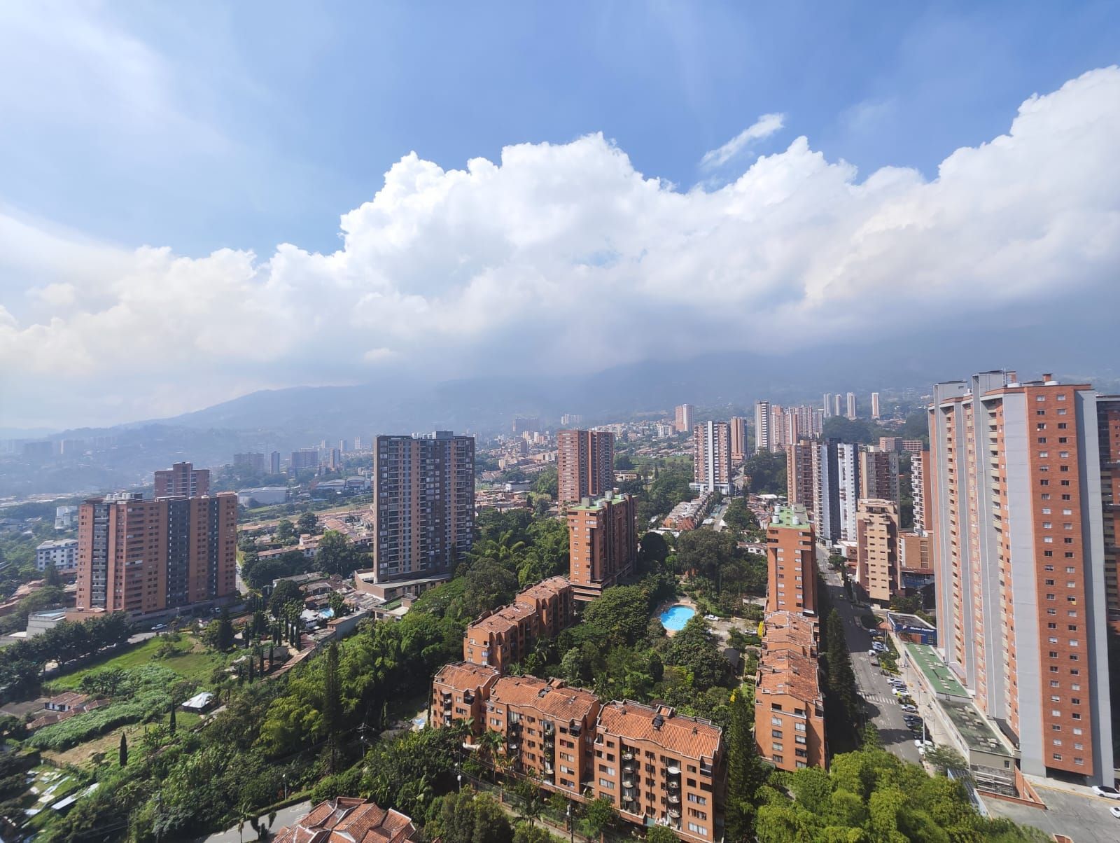 Apartamento en arriendo Antioquia Itagüí Santa Catalina 87 m2 Habitaciones 3 Baños 2 Garajes 2 Precio $3700000
