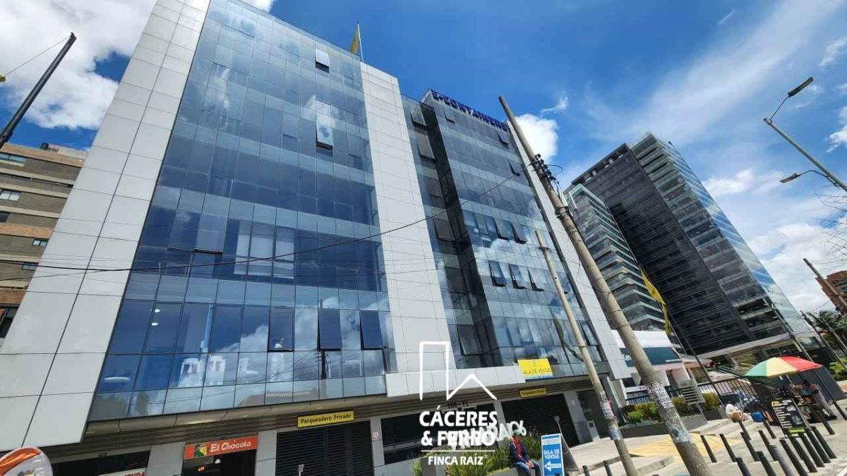 Oficina en venta Cundinamarca Bogotá Estoril 118 m2 Habitaciones 0 Baños 2 Garajes 1 Precio $1550000000