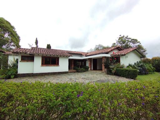 Casa en arriendo Antioquia El Retiro El Retiro 168 m2 Habitaciones 2 Baños 3 Garajes 2 Precio $7800000