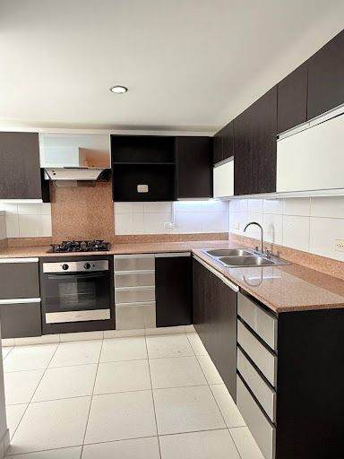 Apartamento en arriendo Antioquia Medellín Santa Maria De Los Angeles 108 m2 Habitaciones 4 Baños 3 Garajes 2 Precio $6000000