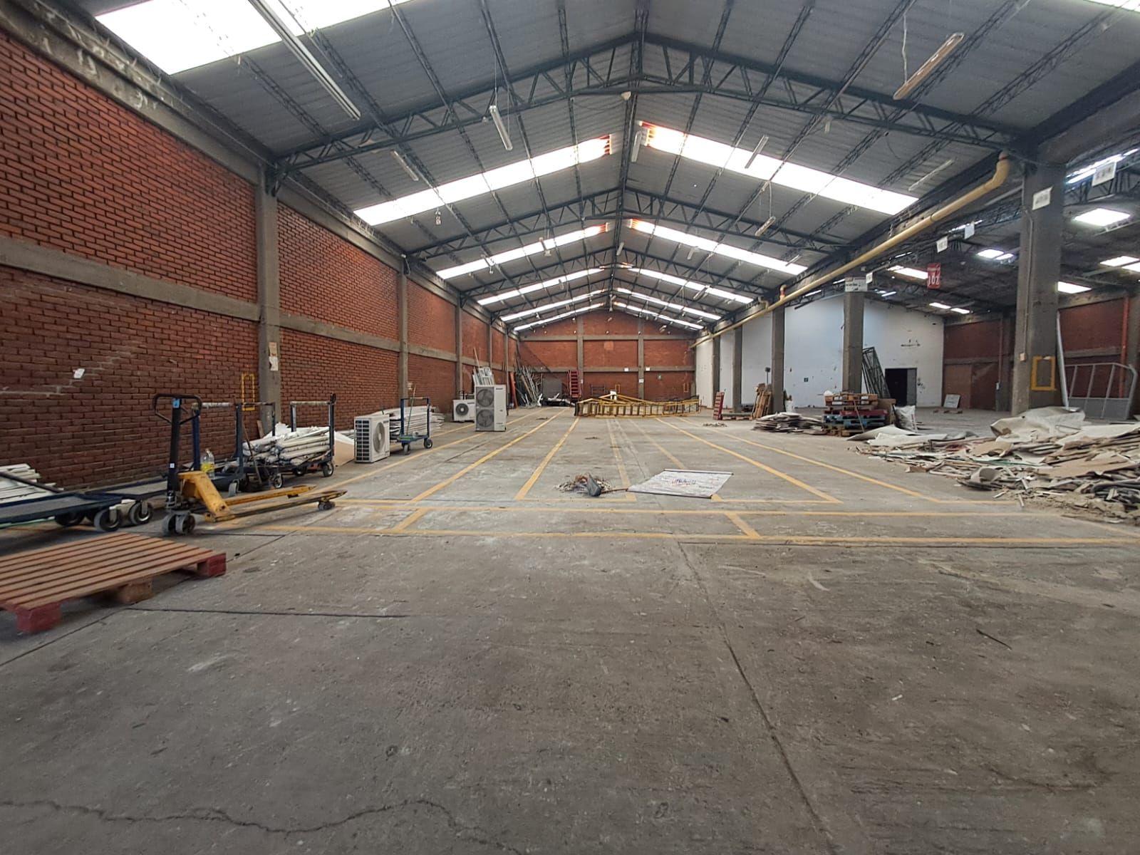 Bodega en arriendo Risaralda Dosquebradas Ub Limonar 750 m2 Habitaciones 0 Baños 3 Garajes 4 Precio $18800000