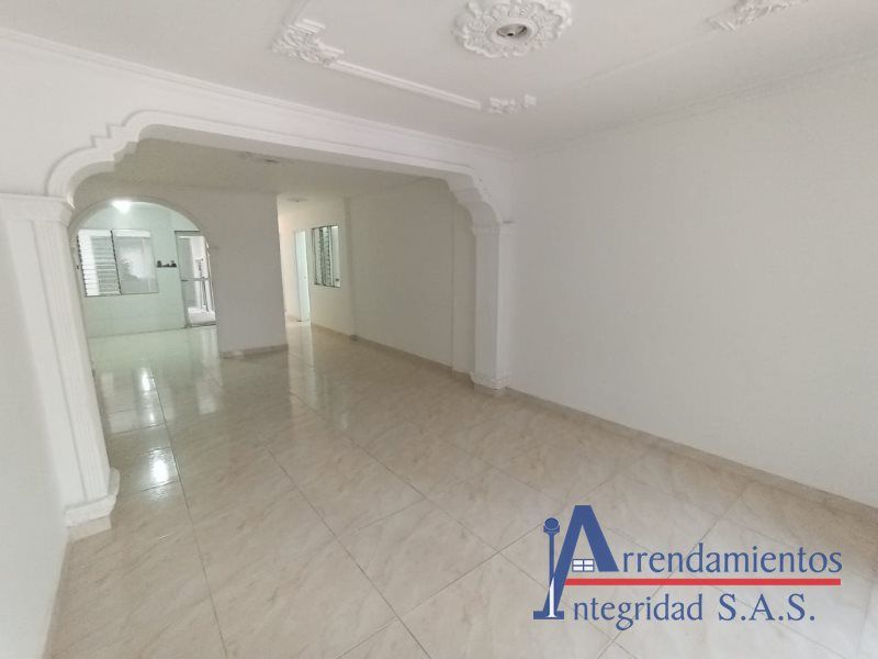Local en arriendo Antioquia Medellín Santa Rosa De Lima 120 m2 Habitaciones 0 Baños 2 Garajes 0 Precio $2700000