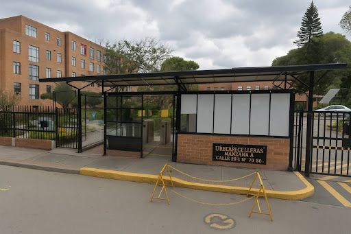 Apartamento en venta Cundinamarca Bogotá Carlos Lleras Restrepo Manzana A 61 m2 Habitaciones 3 Baños 2 Garajes 1 Precio $390000000