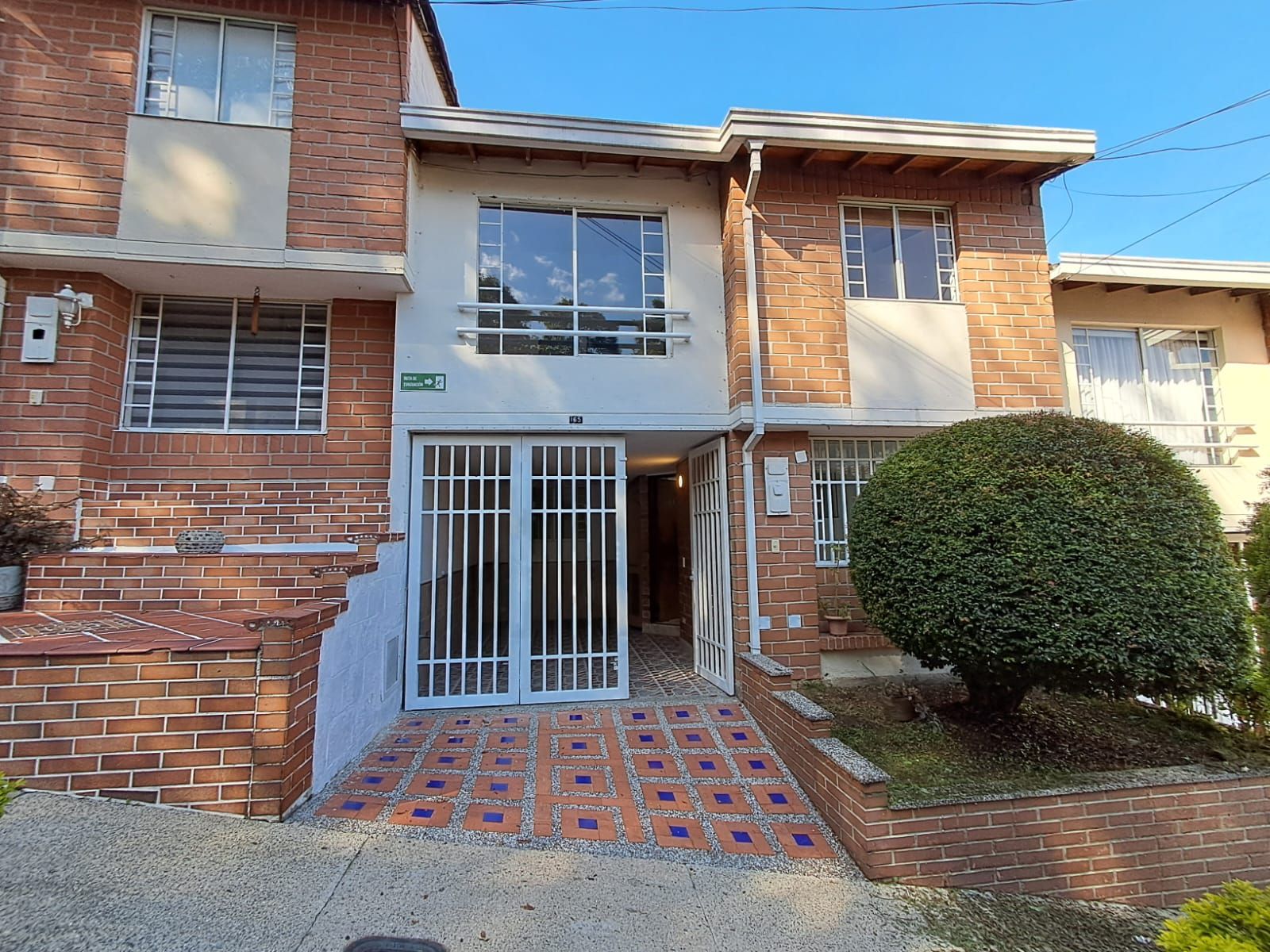 Casa en arriendo Antioquia Envigado Quintas De Los Almendros 113 m2 Habitaciones 4 Baños 3 Garajes 2 Precio $3500000