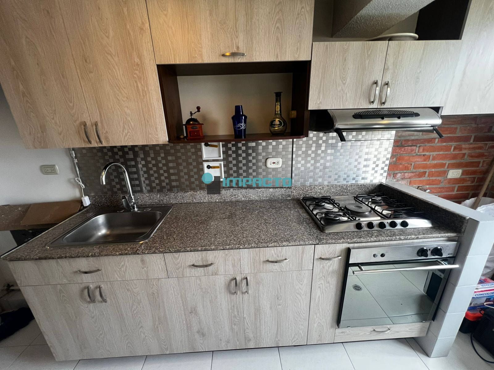 Apartamento en arriendo Antioquia Medellín Santa Teresita 85 m2 Habitaciones 3 Baños 2 Garajes 1 Precio $3500000