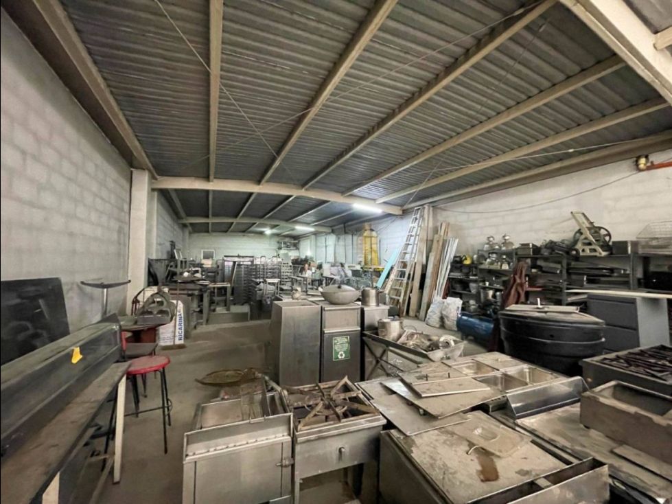 Bodega en venta Antioquia Medellín Bombona No1 1100 m2 Habitaciones 0 Baños 4 Garajes 2 Precio $3990000000