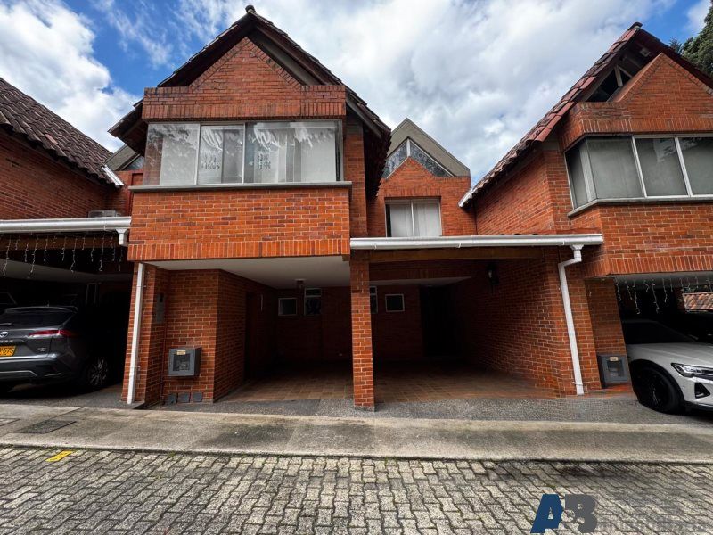 Casa en arriendo Antioquia Medellín El Diamante No2 229 m2 Habitaciones 4 Baños 4 Garajes 2 Precio $7000000