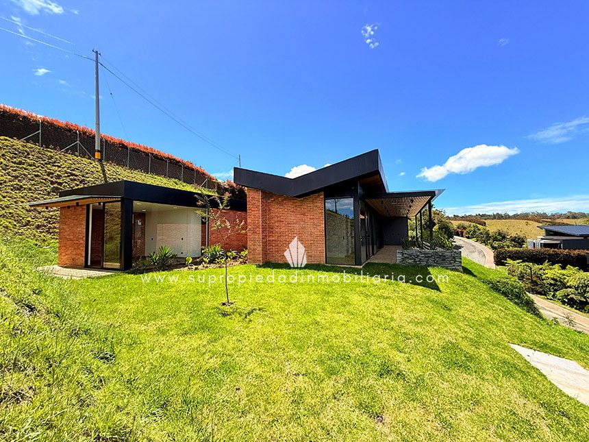 Casa en venta Antioquia Envigado Envigado 331 m2 Habitaciones 3 Baños 4 Garajes 4 Precio $3300000000