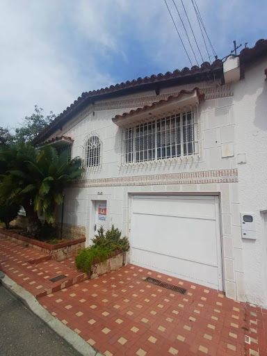 Casa en arriendo Santander Bucaramanga Los Pinos 240 m2 Habitaciones 3 Baños 4 Garajes 1 Precio $4000000
