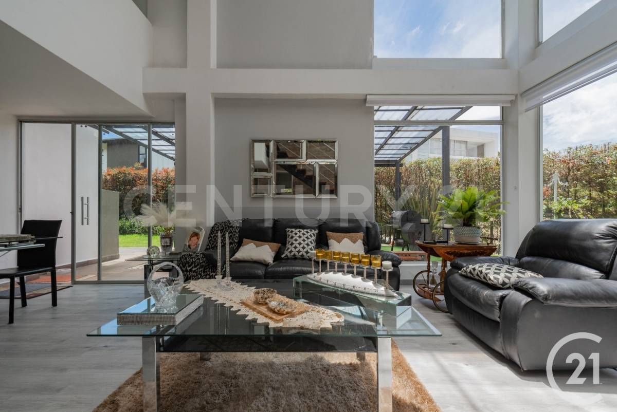 Casa en arriendo Antioquia Envigado Envigado 530 m2 Habitaciones 7 Baños 5 Garajes 6 Precio $15000000