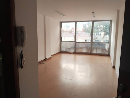 Oficina en venta Cundinamarca Bogotá Lago Gaitan 2569 m2 Habitaciones 0 Baños 1 Garajes 1 Precio $280000000