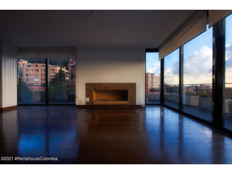 Apartamento en venta Cundinamarca Bogotá Los Rosales 462 m2 Habitaciones 4 Baños 4 Garajes 5 Precio $5500000000