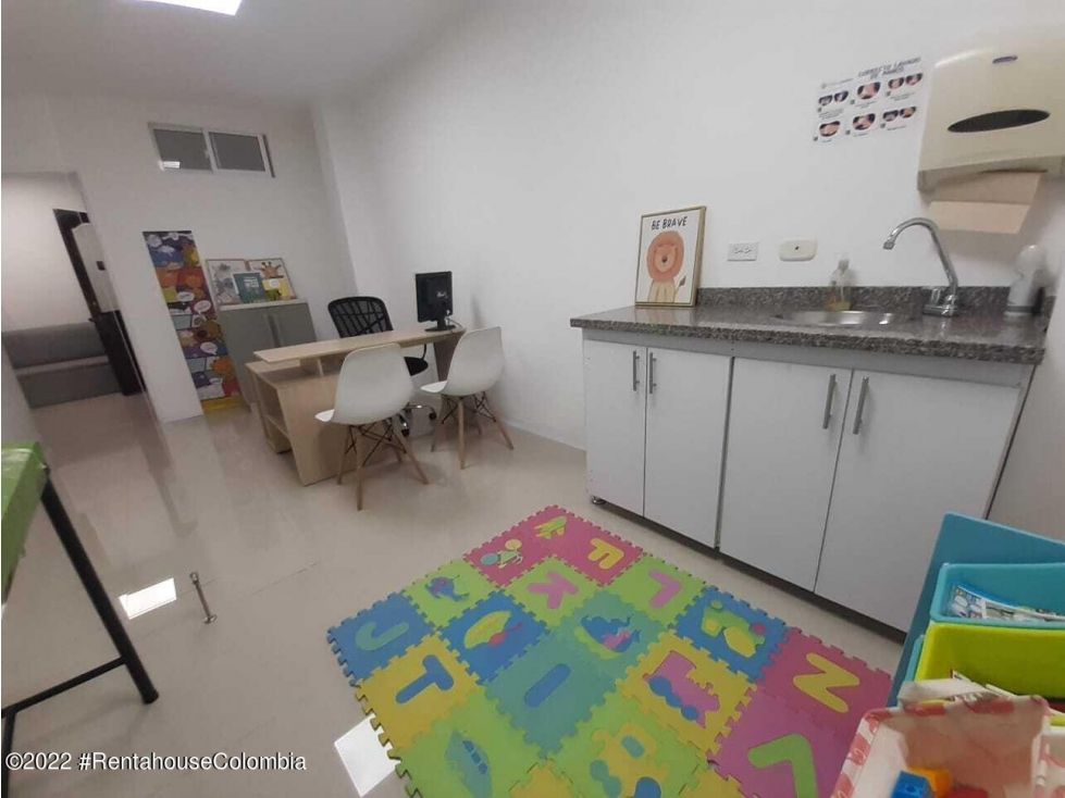 Consultorio en arriendo Valle Del Cauca Cali El Cedro 14 m2 Habitaciones 0 Baños 1 Garajes 0 Precio $1010000