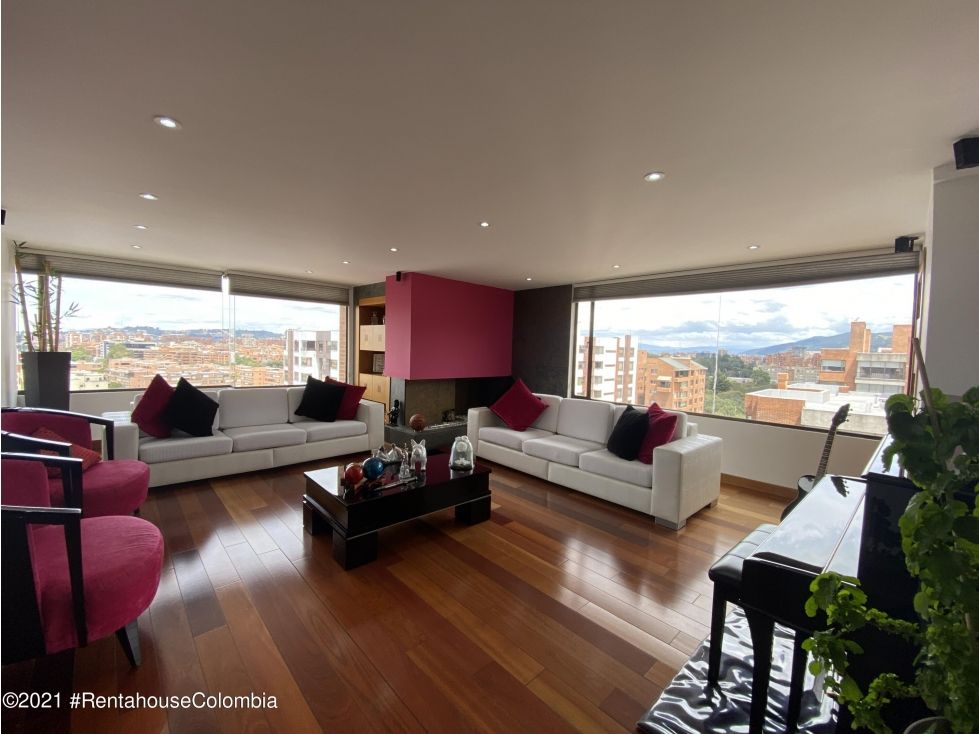 Apartamento en venta Cundinamarca Bogotá Santa Barbara Central 420 m2 Habitaciones 5 Baños 6 Garajes 3 Precio $2800000000