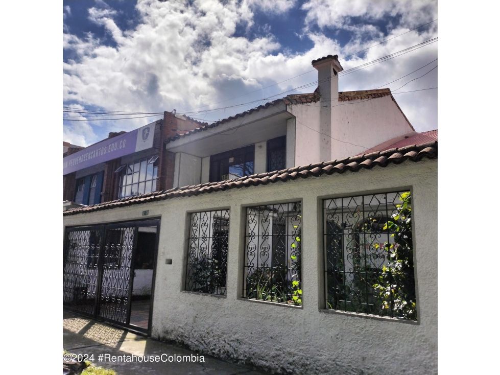 Casa en venta Cundinamarca Bogotá El Salitre 300 m2 Habitaciones 5 Baños 4 Garajes 0 Precio $1800000000