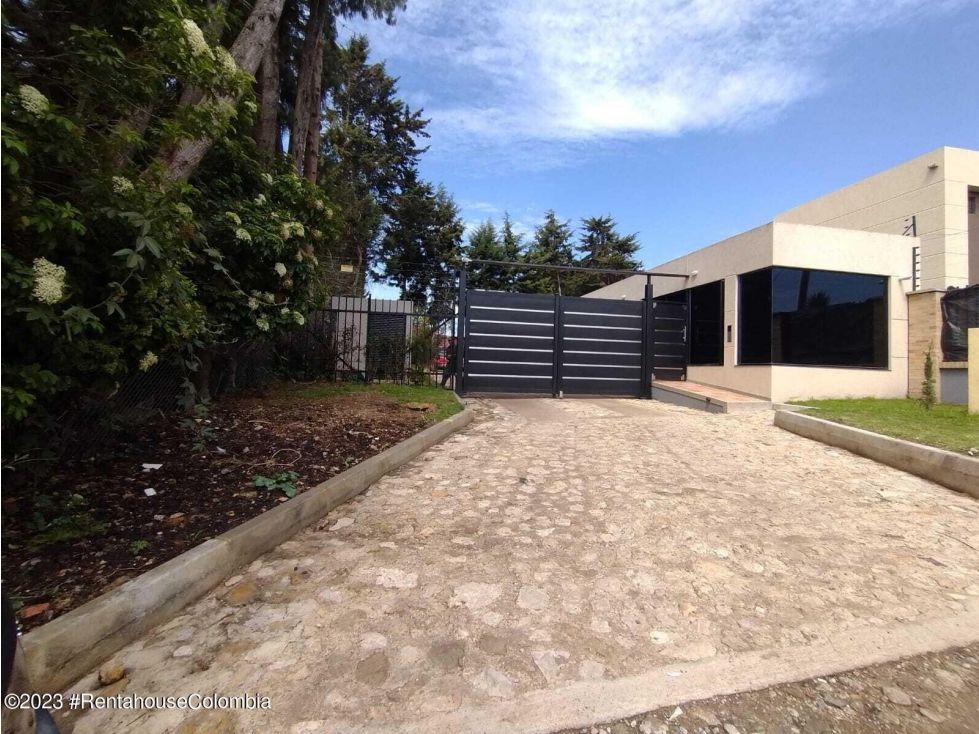 Casa en venta Cundinamarca Cota Vereda Parcelas De Cota 220 m2 Habitaciones 3 Baños 4 Garajes 2 Precio $1380000000