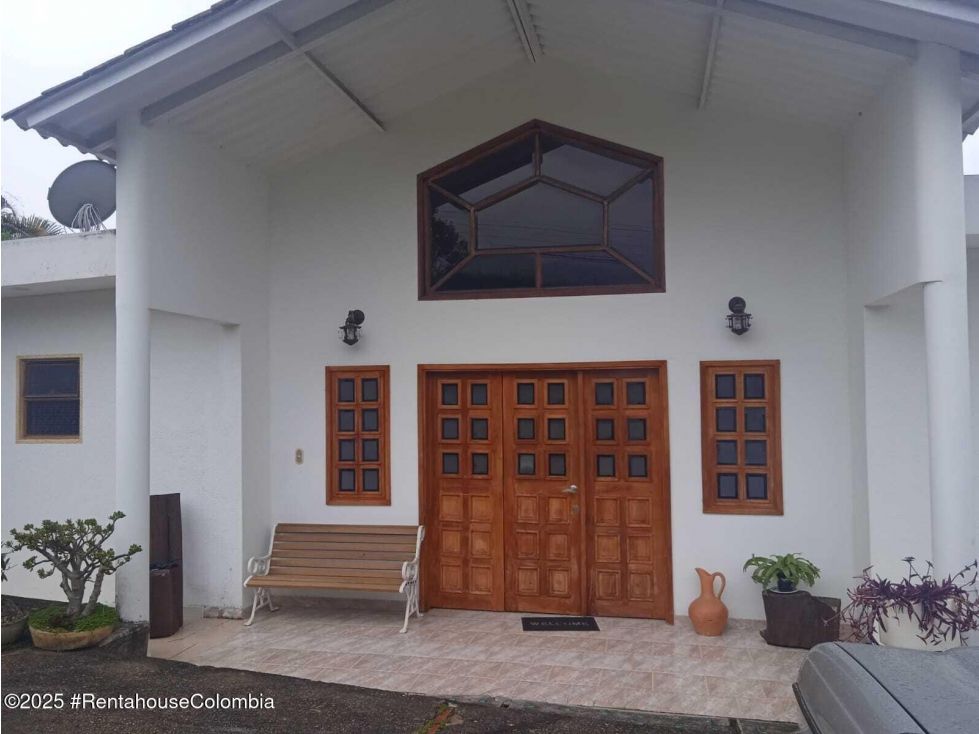 Casa en venta Cundinamarca Arbeláez Arbeláez 452 m2 Habitaciones 4 Baños 5 Garajes 5 Precio $1200000000