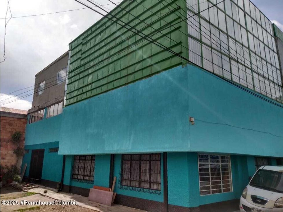 Bodega en venta Cundinamarca Bogotá Prado Veraniego Sur 1050 m2 Habitaciones 0 Baños 4 Garajes 2 Precio $3000000000