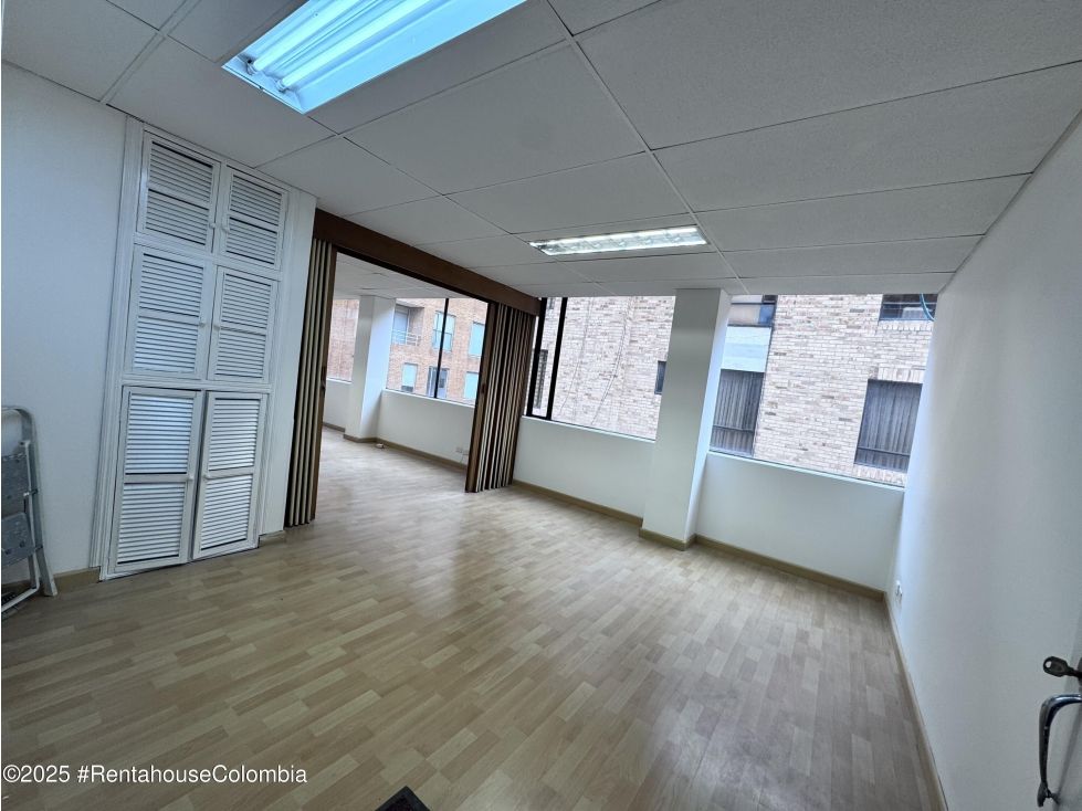 Oficina en arriendo Cundinamarca Bogotá Chico Norte - Edif Bahia Chico 36 m2 Habitaciones 0 Baños 1 Garajes 1 Precio $2553300