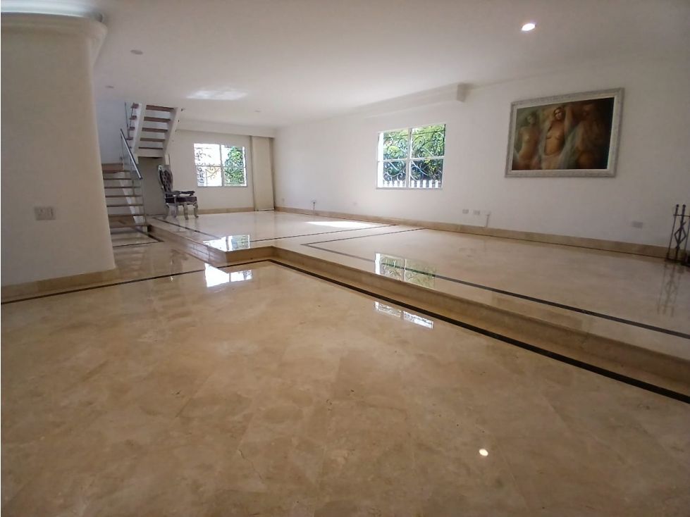 Casa en arriendo o venta Antioquia Medellín Los Naranjos 400 m2 Habitaciones 4 Baños 5 Garajes 2 Precio venta $3500000000 Precio arriendo $17000000