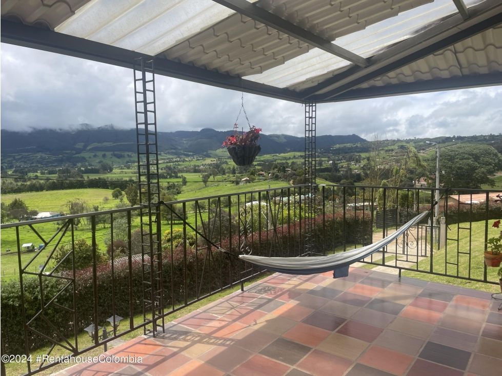 Casa en arriendo Cundinamarca La Calera La Calera 216 m2 Habitaciones 3 Baños 4 Garajes 0 Precio $5100000
