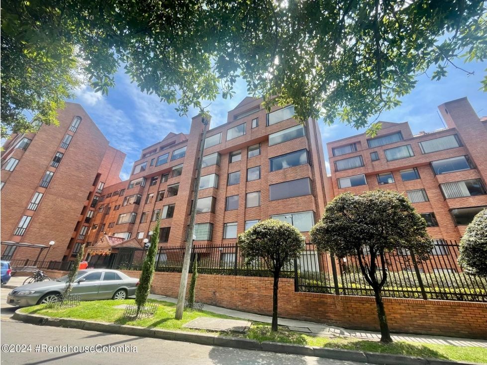 Apartamento en arriendo Cundinamarca Bogotá Club Los Lagartos 210 m2 Habitaciones 3 Baños 4 Garajes 3 Precio $6985000