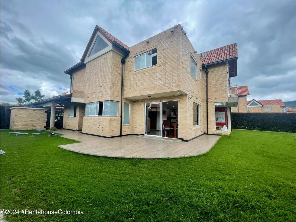 Casa en venta Cundinamarca Cajicá Cajica 300 m2 Habitaciones 3 Baños 5 Garajes 0 Precio $1700000000