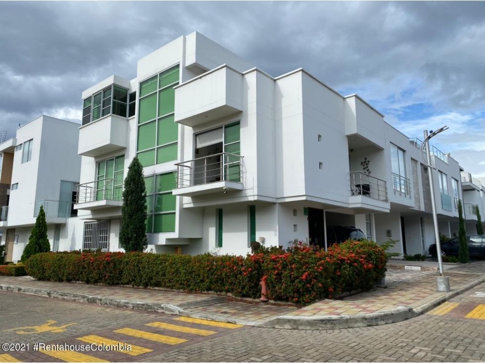 Casa en venta Norte De Santander Los Patios La Floresta 250 m2 Habitaciones 5 Baños 5 Garajes 2 Precio $760000000