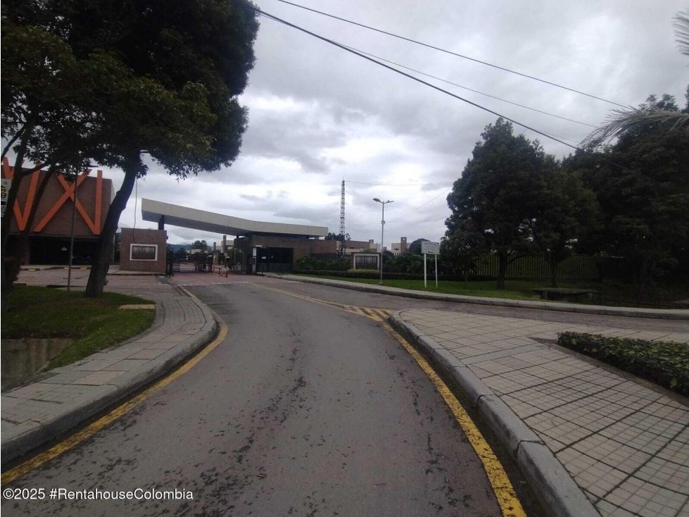 Casa en venta Cundinamarca Cota Cota 110 m2 Habitaciones 3 Baños 2 Garajes 3 Precio $860000000