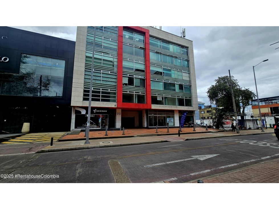 Oficina en venta Cundinamarca Bogotá Lago Gaitan 50 m2 Habitaciones 0 Baños 1 Garajes 1 Precio $405000000