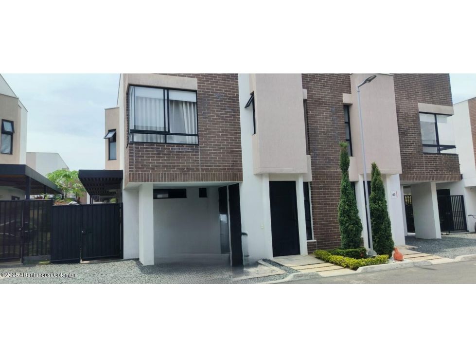 Casa en venta Valle Del Cauca Jamundí Jamundí 100 m2 Habitaciones 3 Baños 3 Garajes 2 Precio $550000000