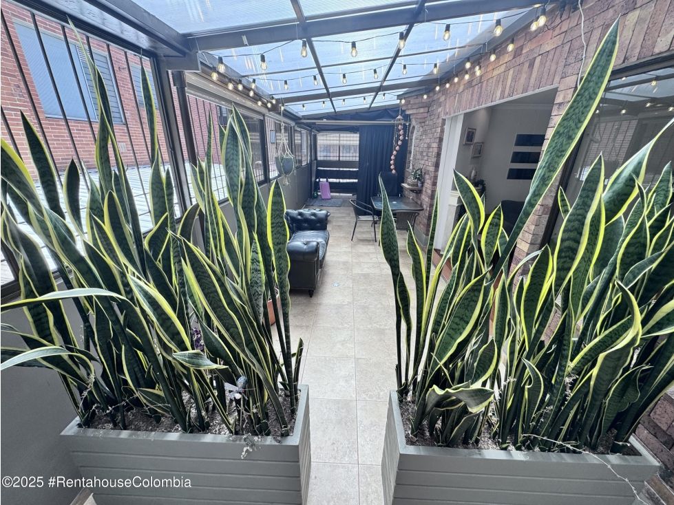 Apartamento en venta Cundinamarca Bogotá Cjr Nueva Santa Barbara 135 m2 Habitaciones 2 Baños 3 Garajes 2 Precio $597000000