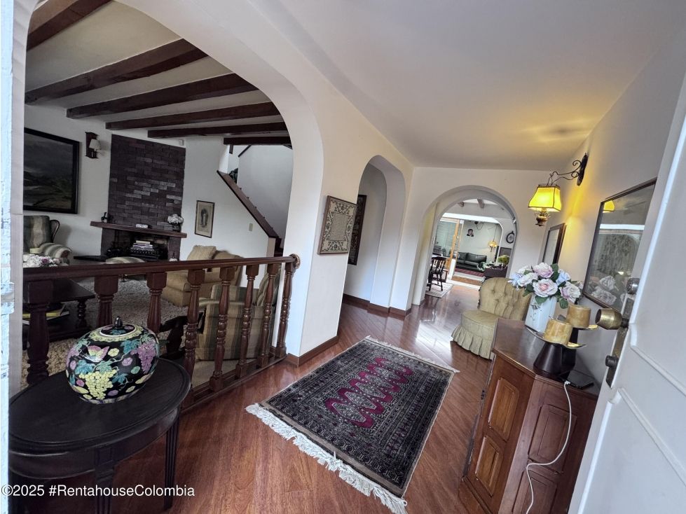 Casa en venta Cundinamarca Bogotá Cedritos 238 m2 Habitaciones 3 Baños 3 Garajes 3 Precio $1100000000