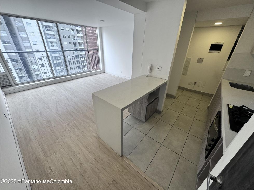 Apartamento en arriendo Cundinamarca Bogotá Lusitania 74 m2 Habitaciones 3 Baños 2 Garajes 1 Precio $3750000