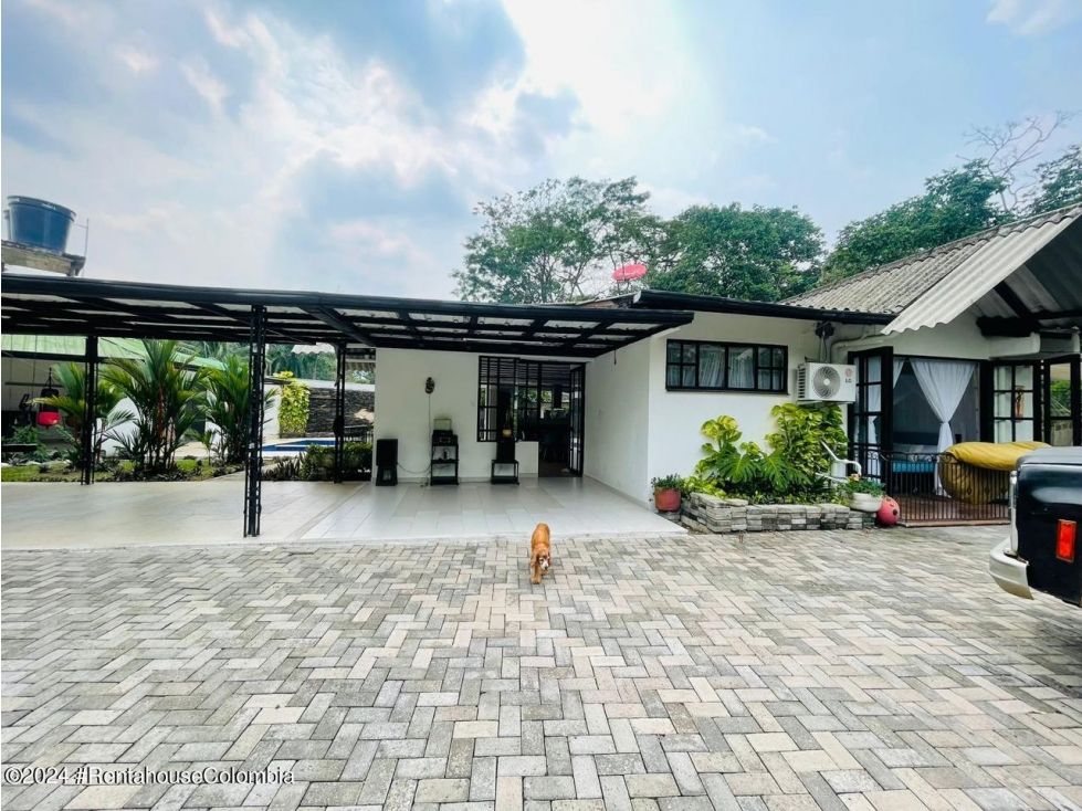 Casa en venta Meta Villavicencio Villavicencio 597 m2 Habitaciones 3 Baños 7 Garajes 6 Precio $1168000000