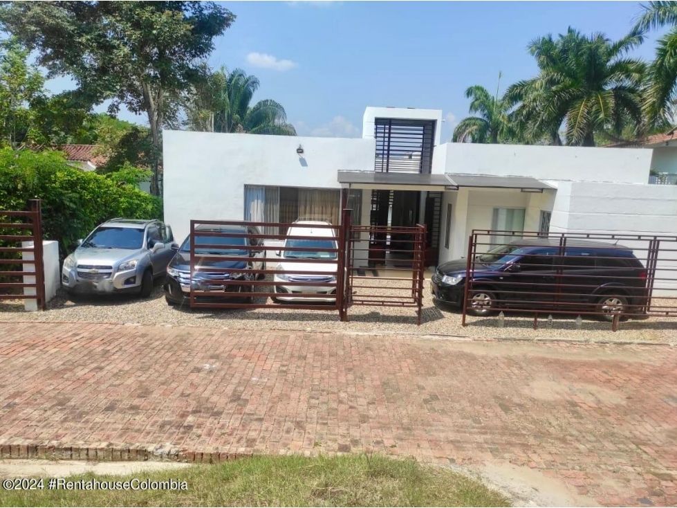 Casa en venta Tolima Melgar Melgar 336 m2 Habitaciones 4 Baños 5 Garajes 9 Precio $990000000