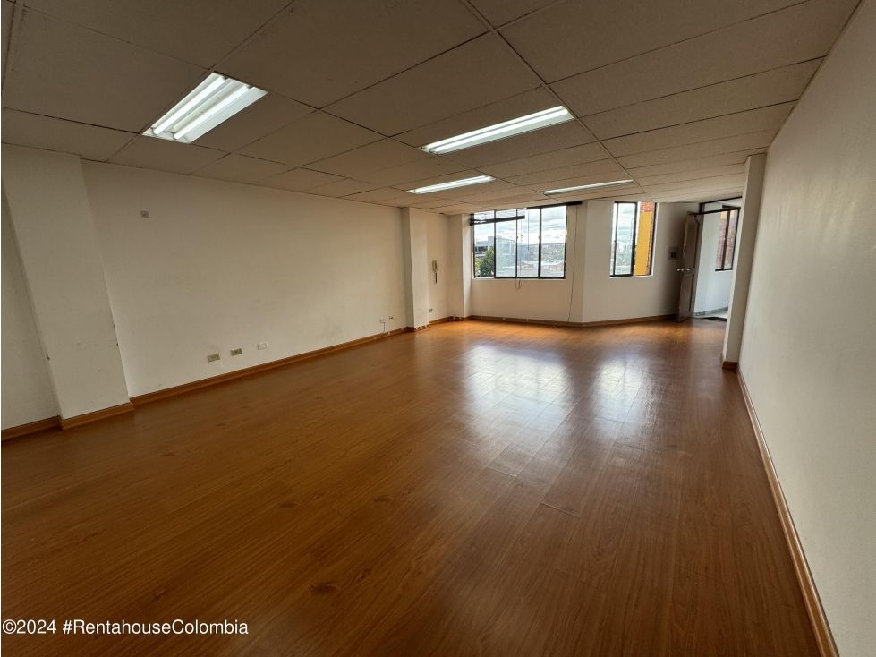 Oficina en venta Cundinamarca Bogotá El Espartillal - Edif Lago 80 59 m2 Habitaciones 0 Baños 2 Garajes 1 Precio $375000000