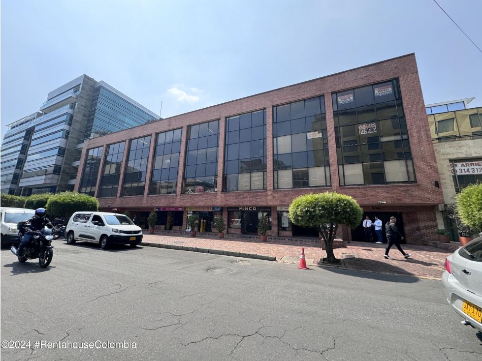 Local en venta Cundinamarca Bogotá Chicó Norte 215 m2 Habitaciones 0 Baños 1 Garajes 2 Precio $2100000000