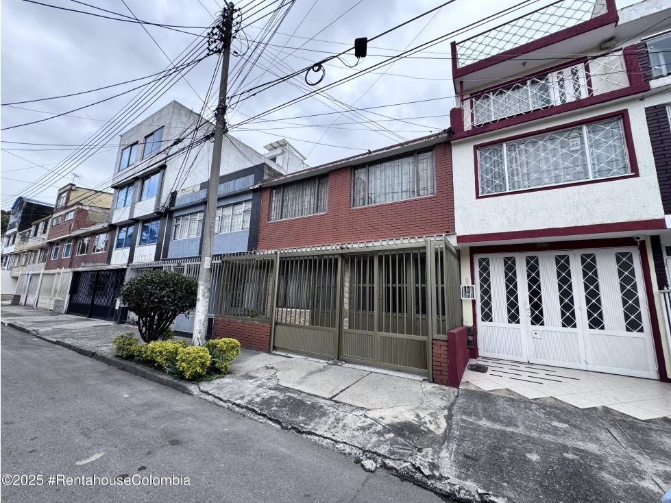 Casa en venta Cundinamarca Bogotá Remanso 153 m2 Habitaciones 6 Baños 3 Garajes 1 Precio $750000000