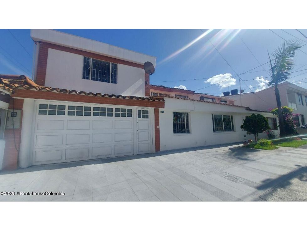 Casa en arriendo Cundinamarca Bogotá Mónaco 427 m2 Habitaciones 4 Baños 7 Garajes 4 Precio $10500000