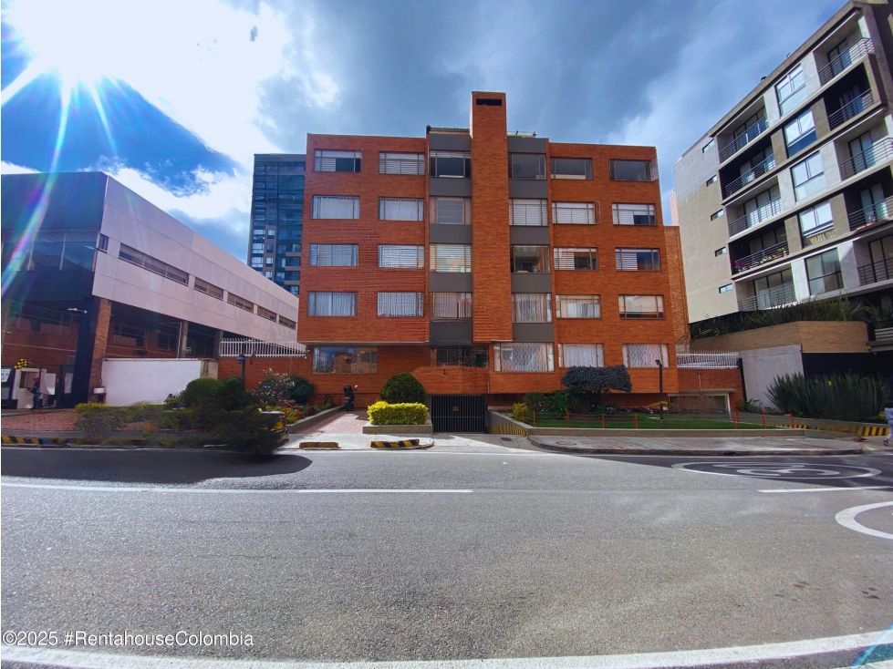 Apartamento en venta Cundinamarca Bogotá Los Cedros Oriental 72 m2 Habitaciones 3 Baños 2 Garajes 1 Precio $370000000