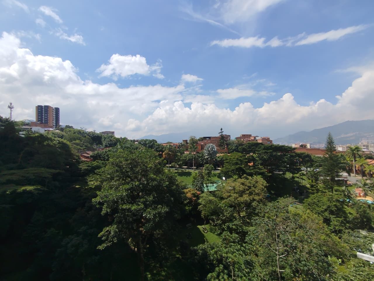 Suite en arriendo Antioquia Envigado La Orquídea 98 m2 Habitaciones 2 Baños 3 Garajes 2 Precio $3900000
