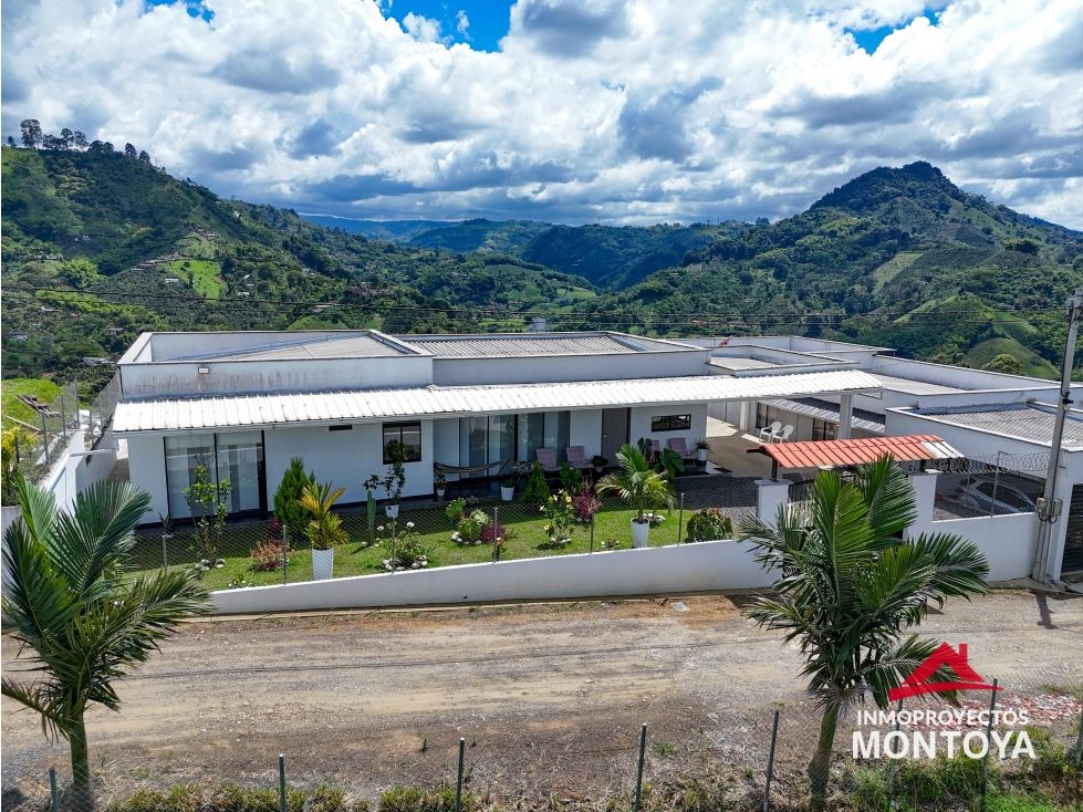 Casa Campestre en arriendo Risaralda Dosquebradas Dosquebradas 260 m2 Habitaciones 5 Baños 3 Garajes 2 Precio $5000000