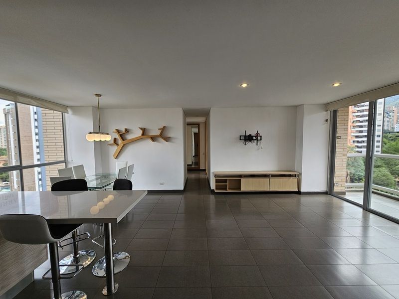 Apartamento en arriendo Antioquia Medellín La Linde 120 m2 Habitaciones 3 Baños 3 Garajes 2 Precio $6000000