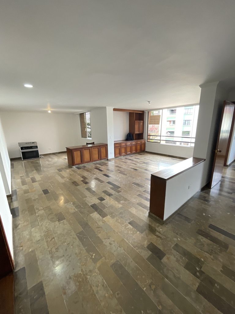 Apartamento en venta Valle Del Cauca Cali Santa Teresita 186 m2 Habitaciones 3 Baños 3 Garajes 2 Precio $520000000