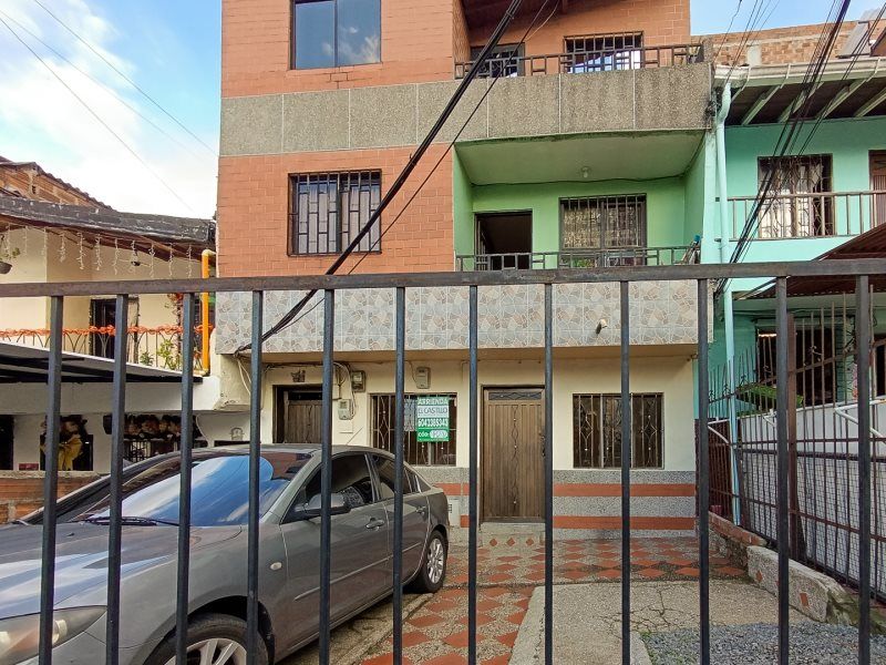 Casa en arriendo Antioquia Medellín Campo Valdes No1 90 m2 Habitaciones 4 Baños 1 Garajes 0 Precio $1700000